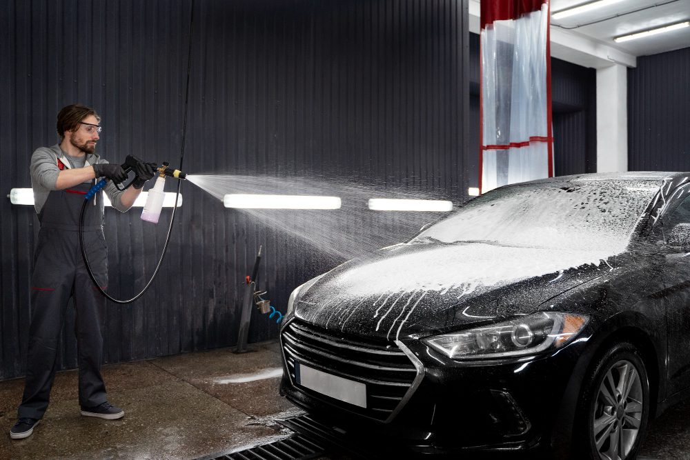 beautiful-car-washing-service